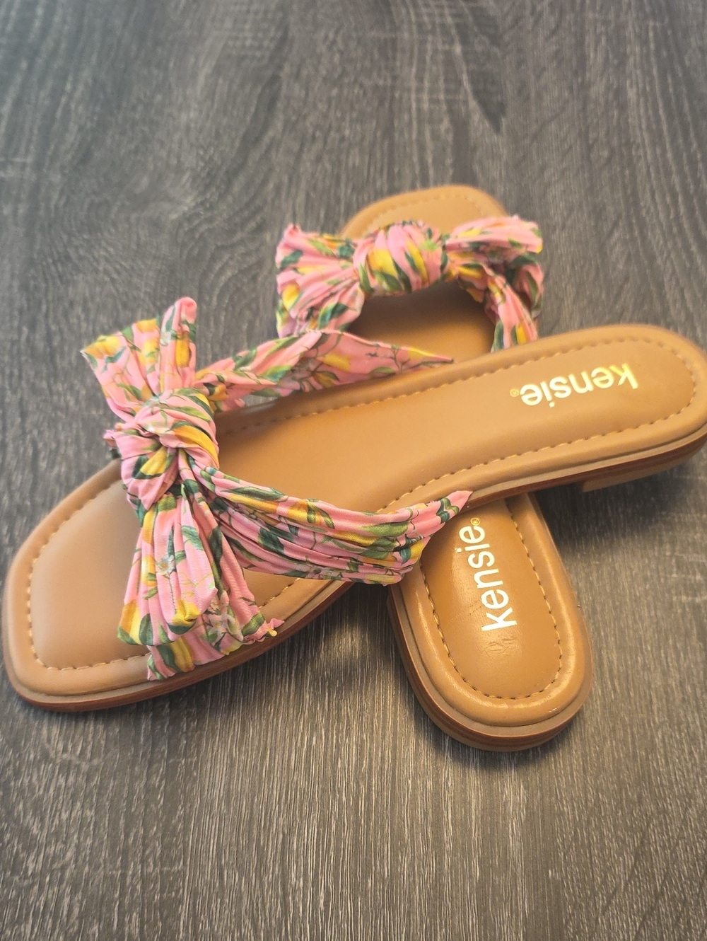 Kensie Pink Floral Knot Slide Sandals with Tan Footbed